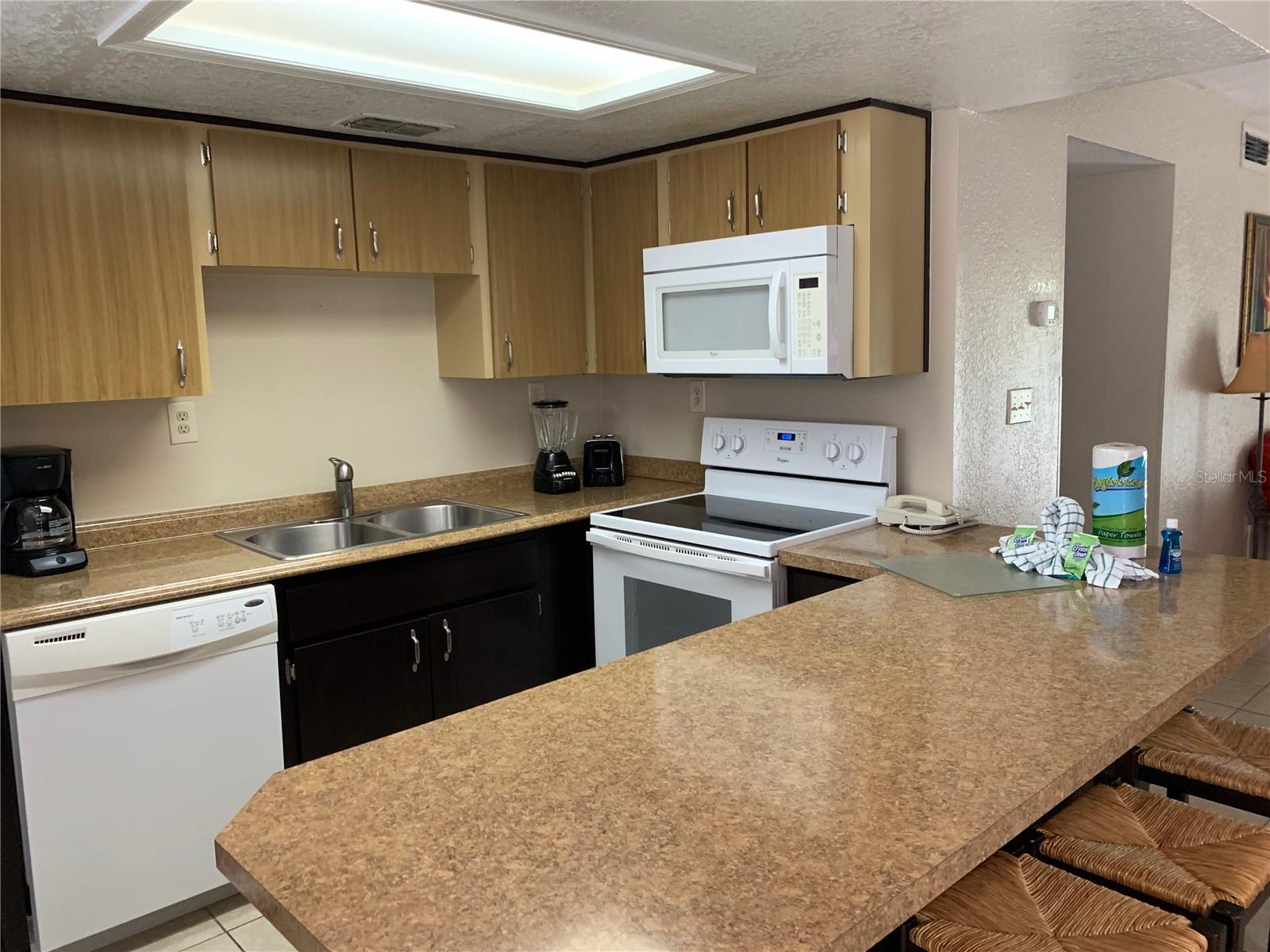 FLORIDA VACATION VILLAS - Residential Lease