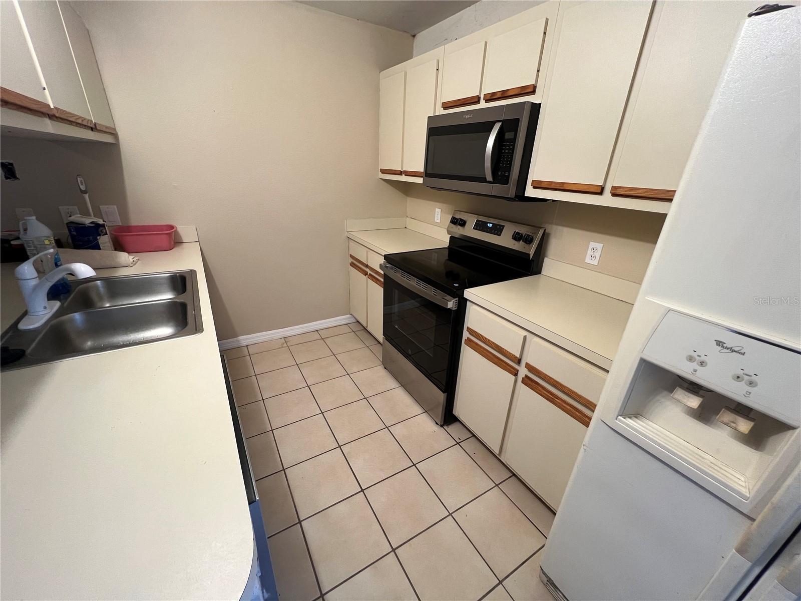 LEESBURG ROYAL OAK ESTATES SUB - Residential Lease