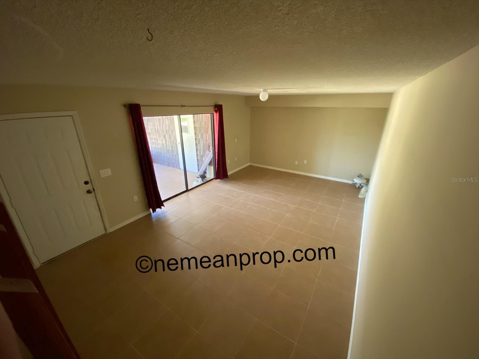 LEESBURG ROYAL OAK ESTATES SUB - Residential Lease