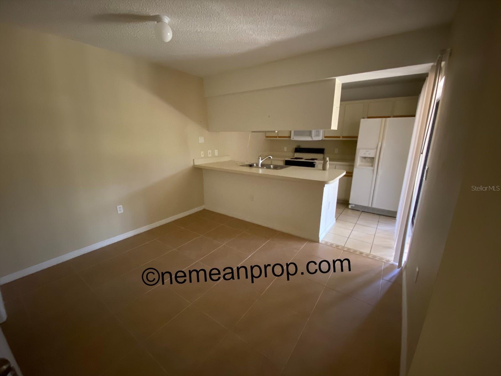 LEESBURG ROYAL OAK ESTATES SUB - Residential Lease