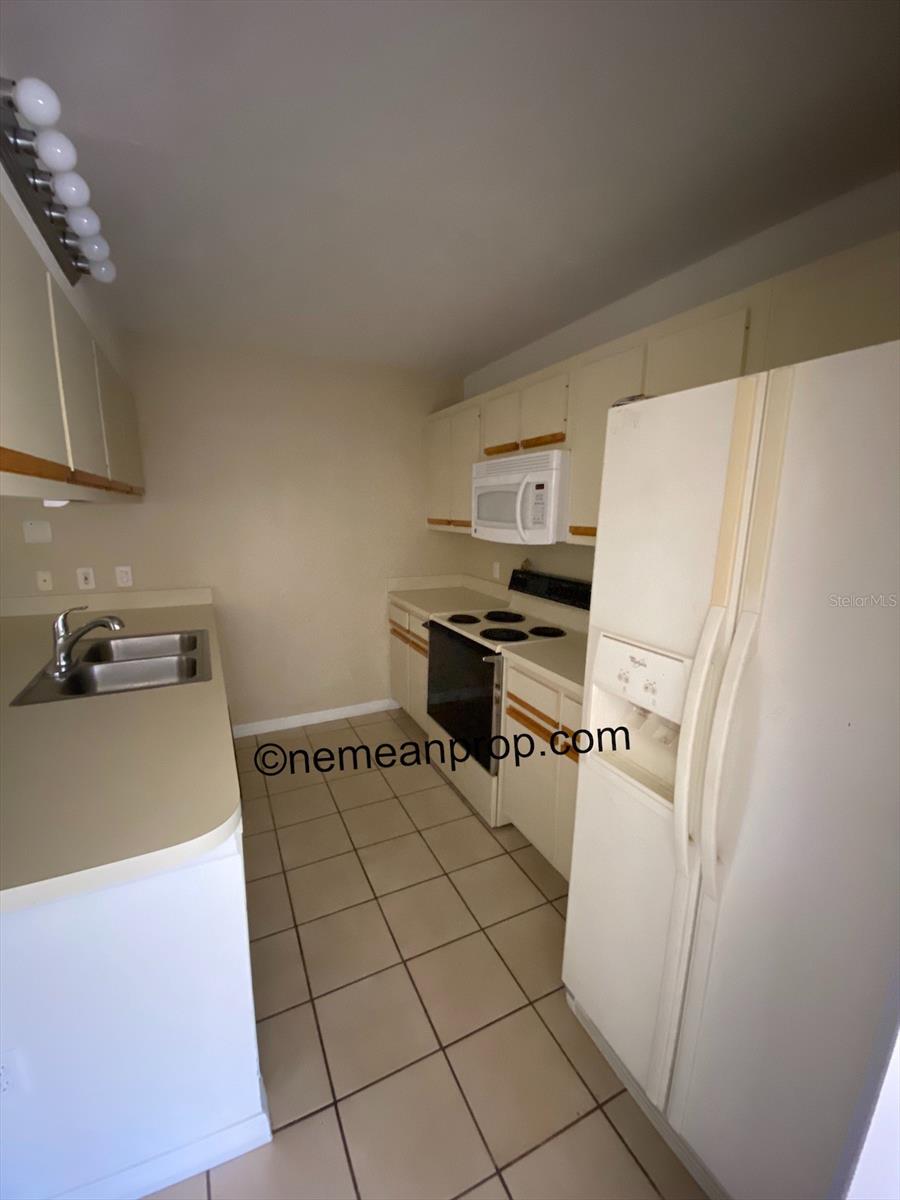 LEESBURG ROYAL OAK ESTATES SUB - Residential Lease