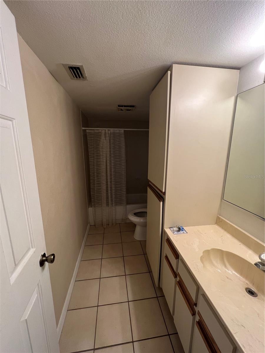 LEESBURG ROYAL OAK ESTATES SUB - Residential Lease