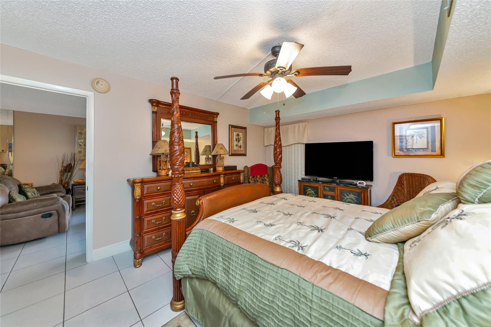 PINEWOOD VILLAGE V - Residential