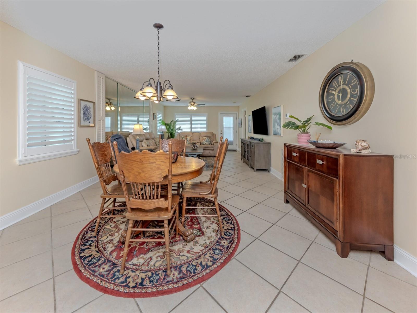 CIRCLE WOODS OF VENICE 1 - Residential