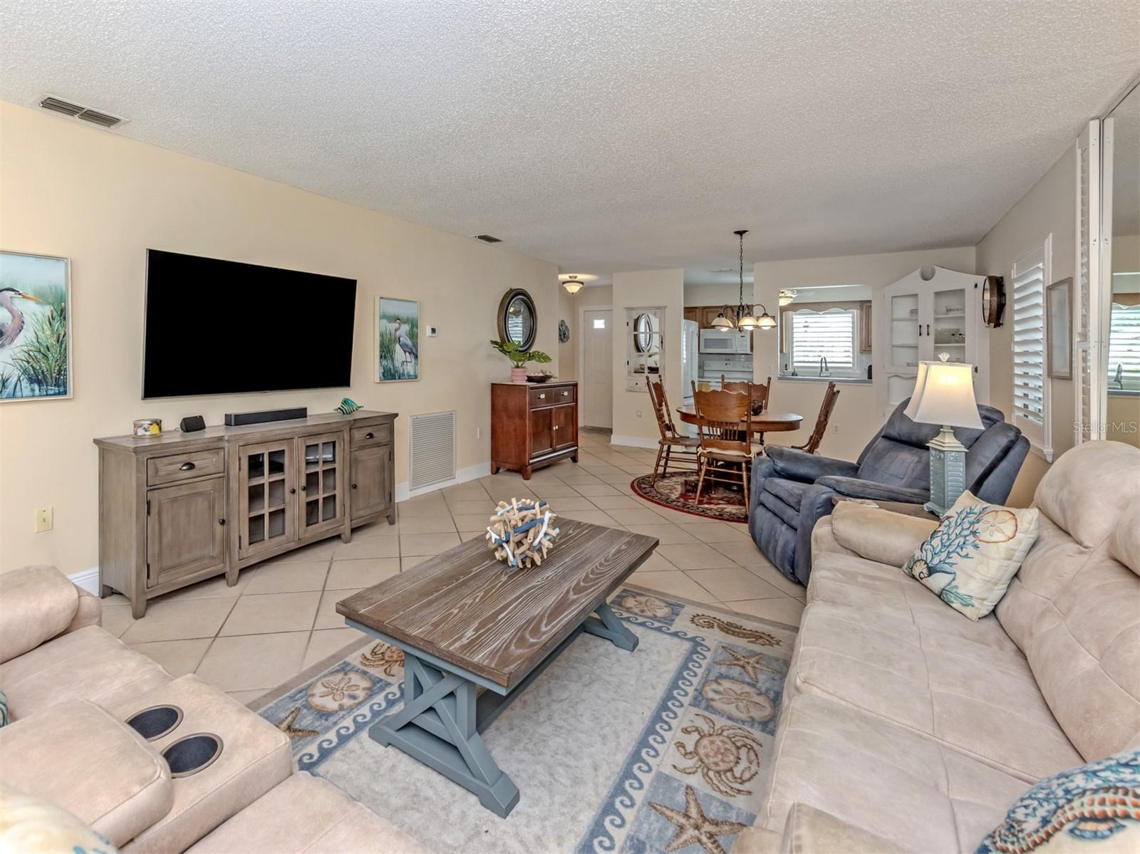 CIRCLE WOODS OF VENICE 1 - Residential