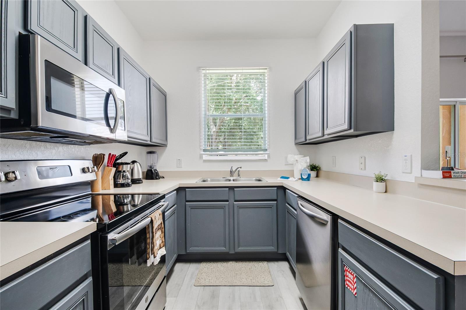 REGAL PALMS AT HIGHLAND RESERVE PH 05 - Residential
