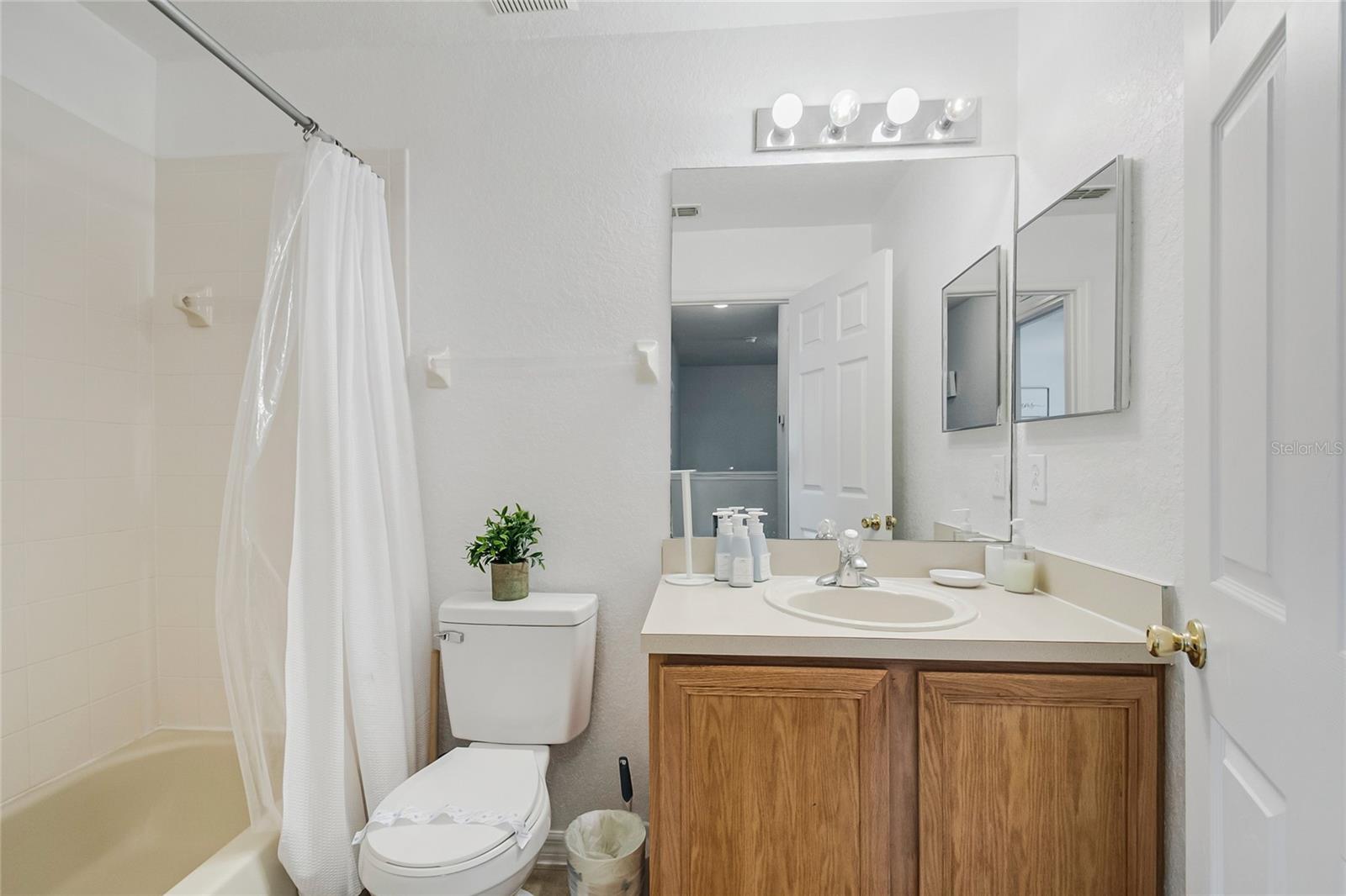 REGAL PALMS AT HIGHLAND RESERVE PH 05 - Residential