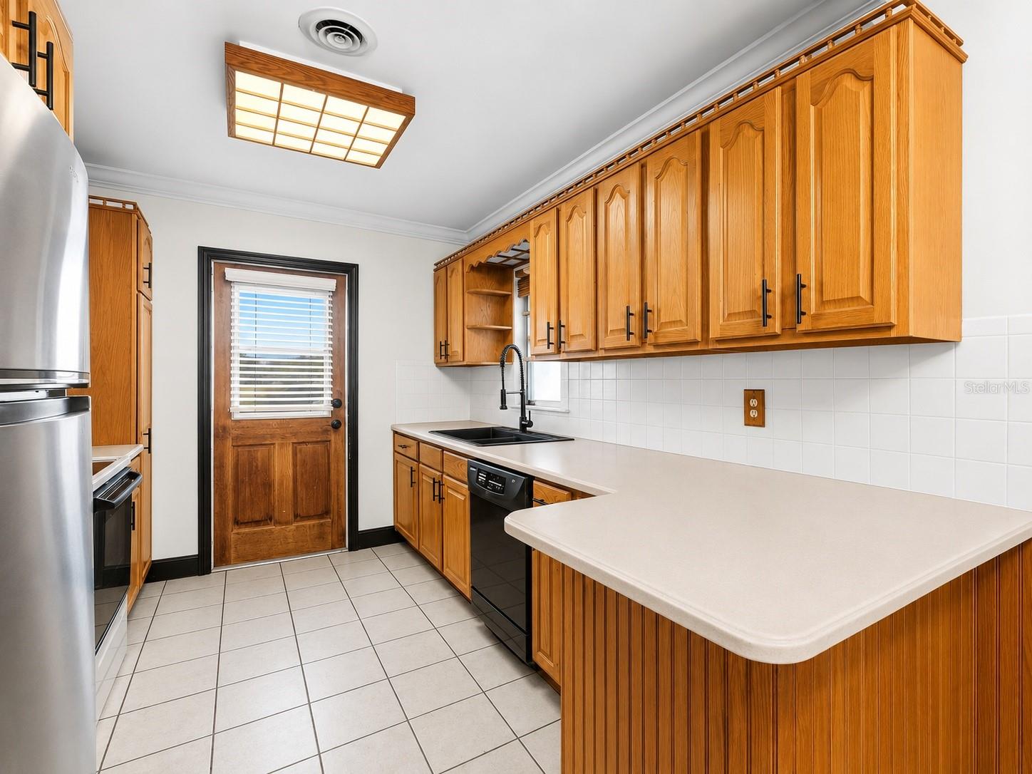 CAPE VISTA FIRST UNIT - Residential