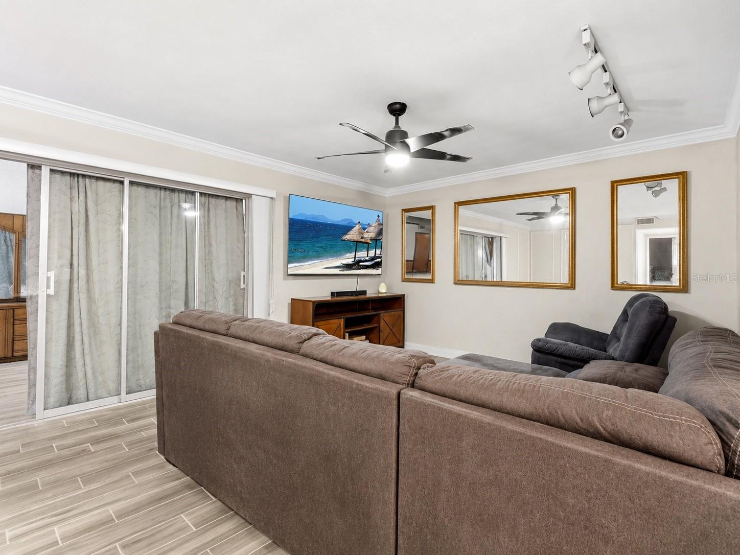 CAPE VISTA FIRST UNIT - Residential