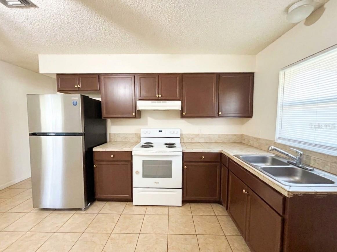 PINEWOOD PARK - Residential Lease