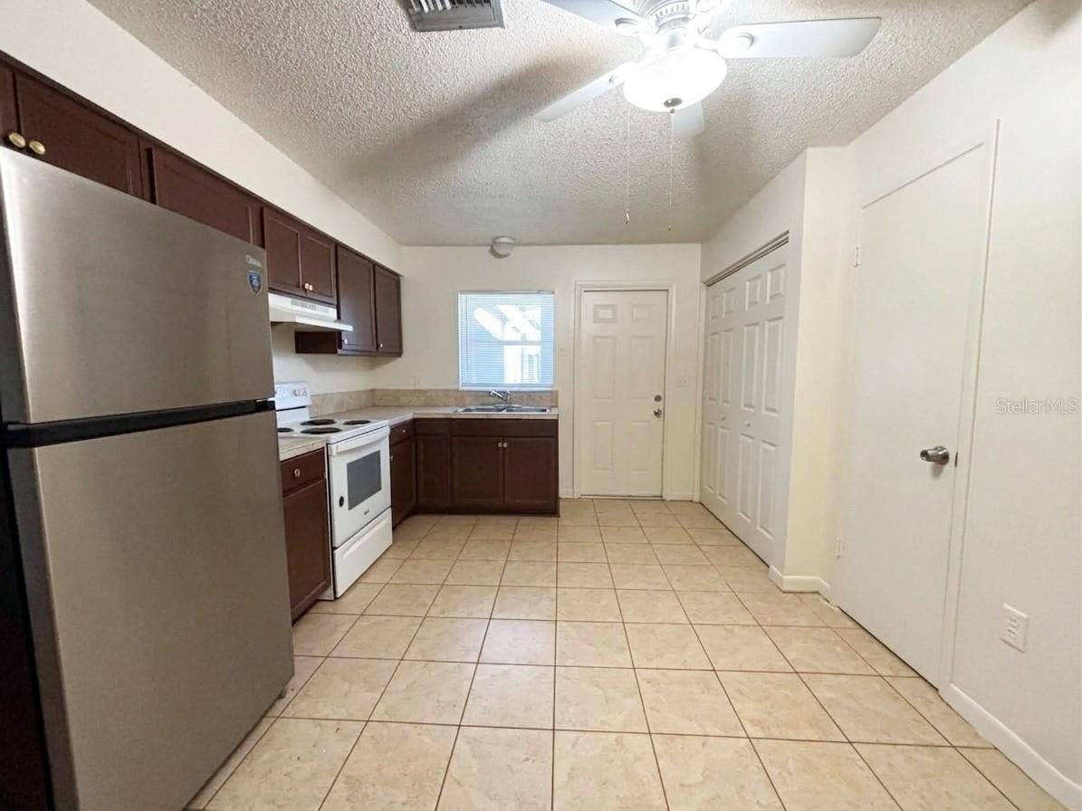 PINEWOOD PARK - Residential Lease