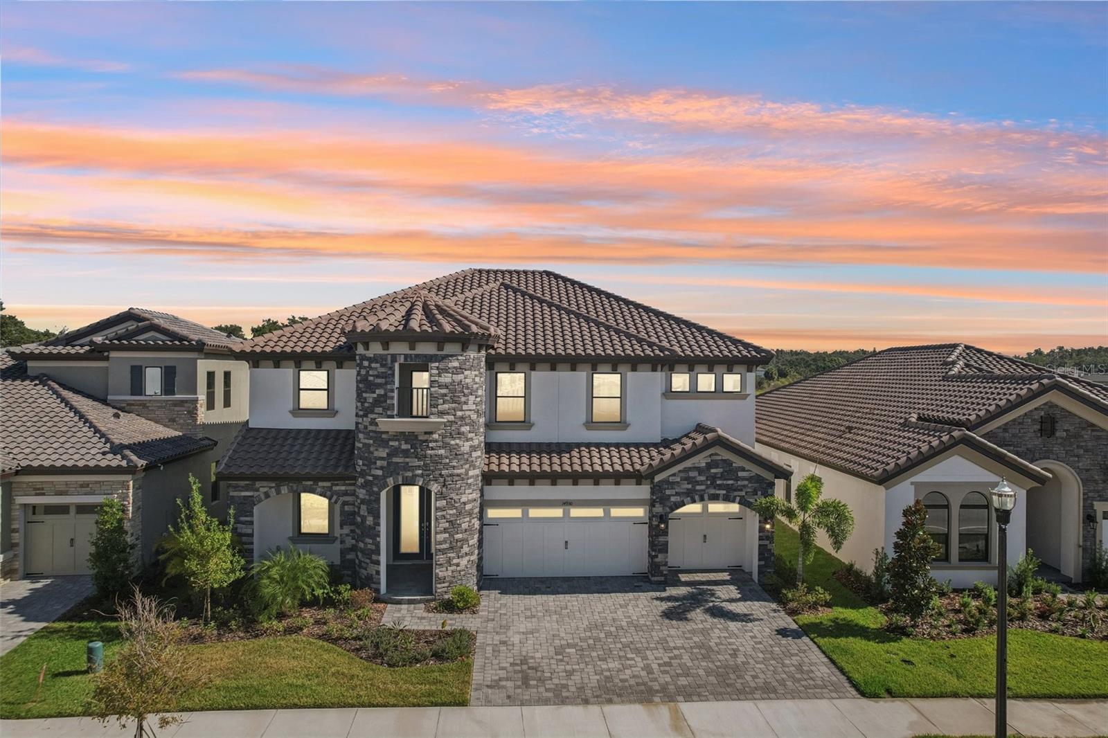 HINTON HAWKSTONE - Residential