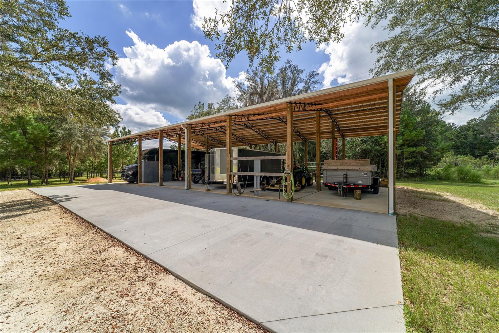 ROYAL OAKS FARMS - Residential