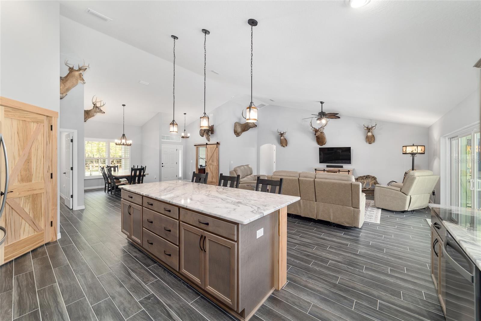 ROYAL OAKS FARMS - Residential