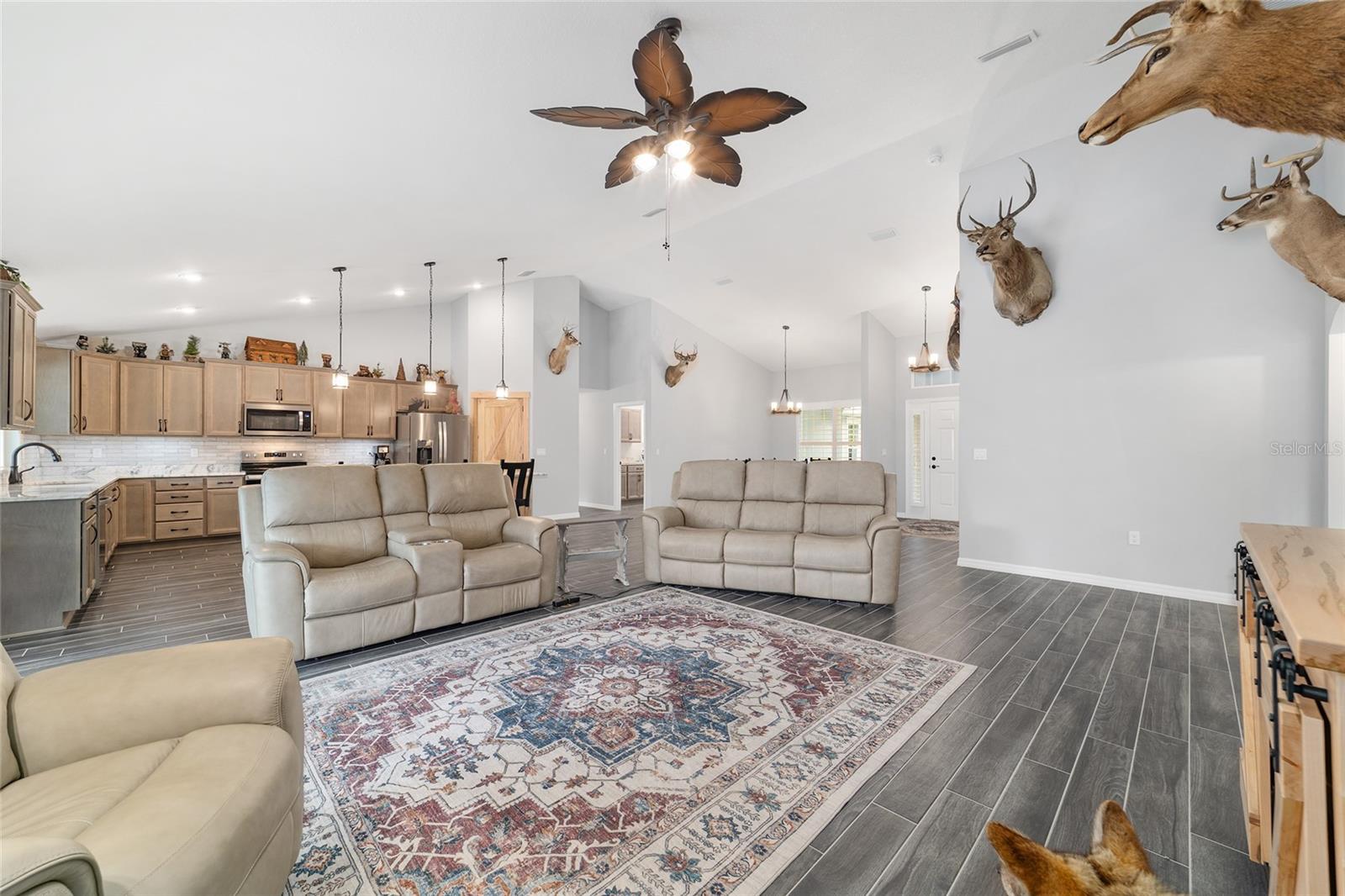 ROYAL OAKS FARMS - Residential