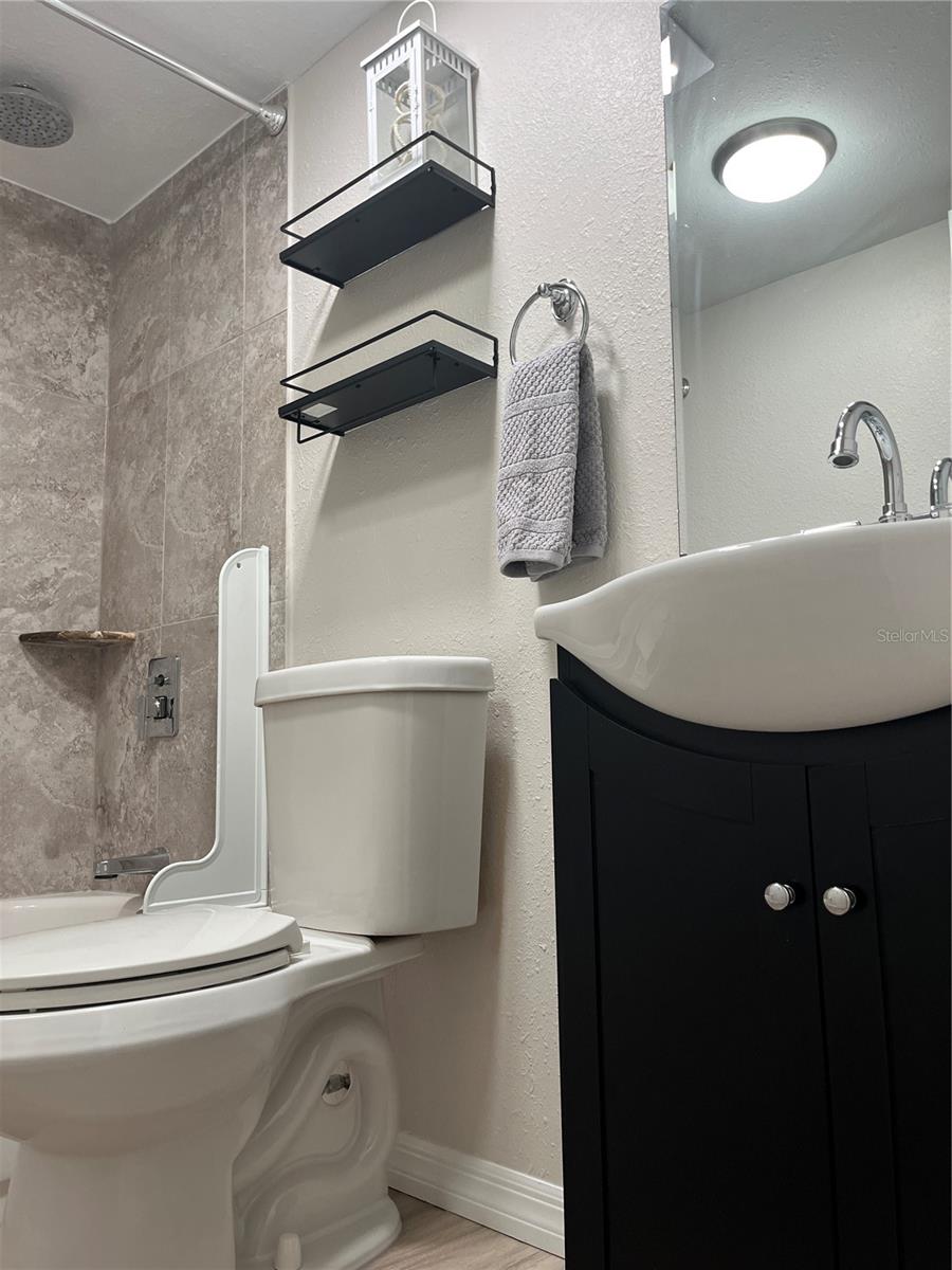 THE HAMPTONS AT BRANDON A CONDO - Residential Lease