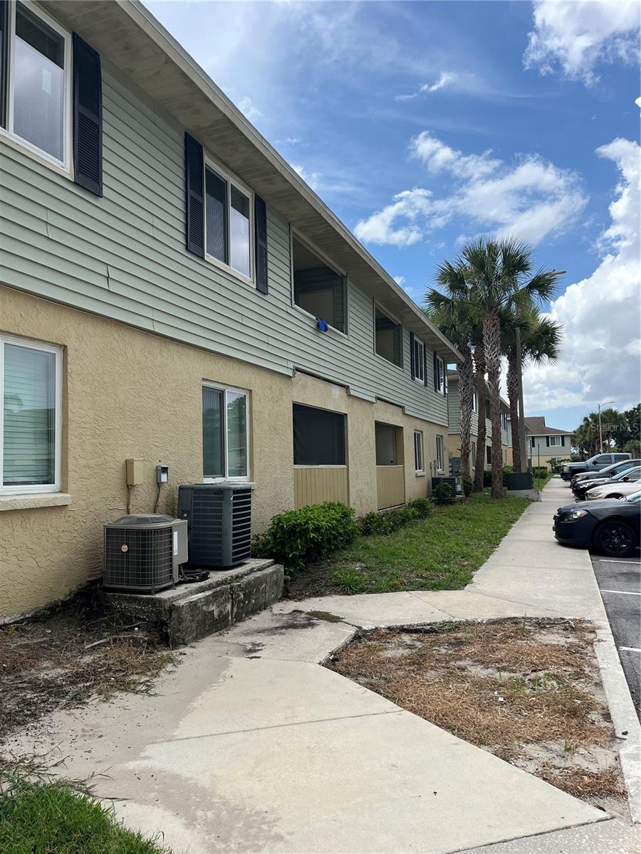 THE HAMPTONS AT BRANDON A CONDO - Residential Lease