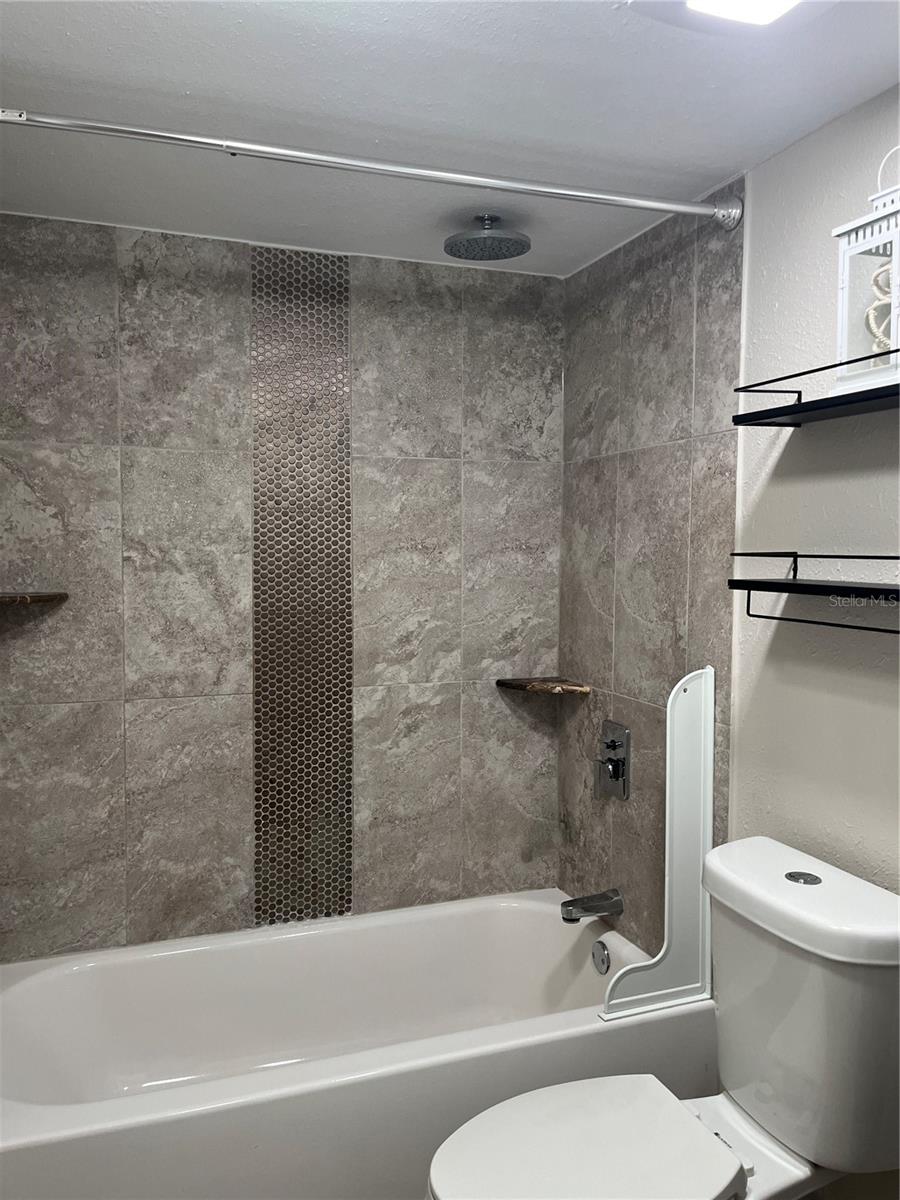 THE HAMPTONS AT BRANDON A CONDO - Residential Lease