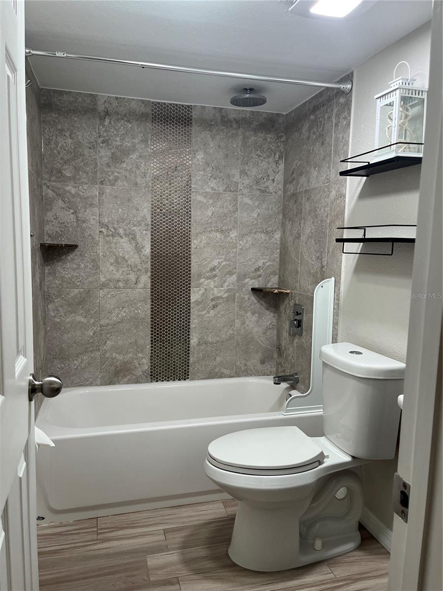 THE HAMPTONS AT BRANDON A CONDO - Residential Lease