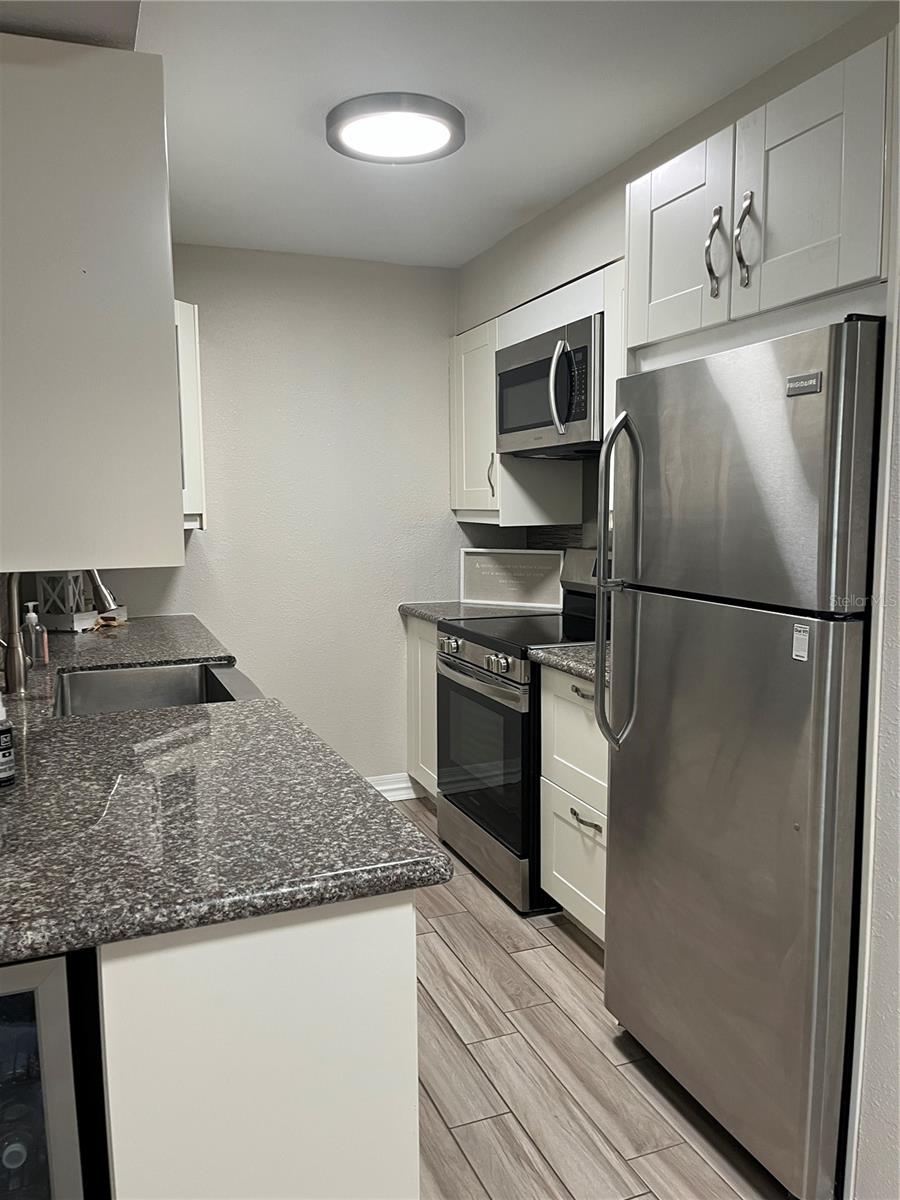 THE HAMPTONS AT BRANDON A CONDO - Residential Lease