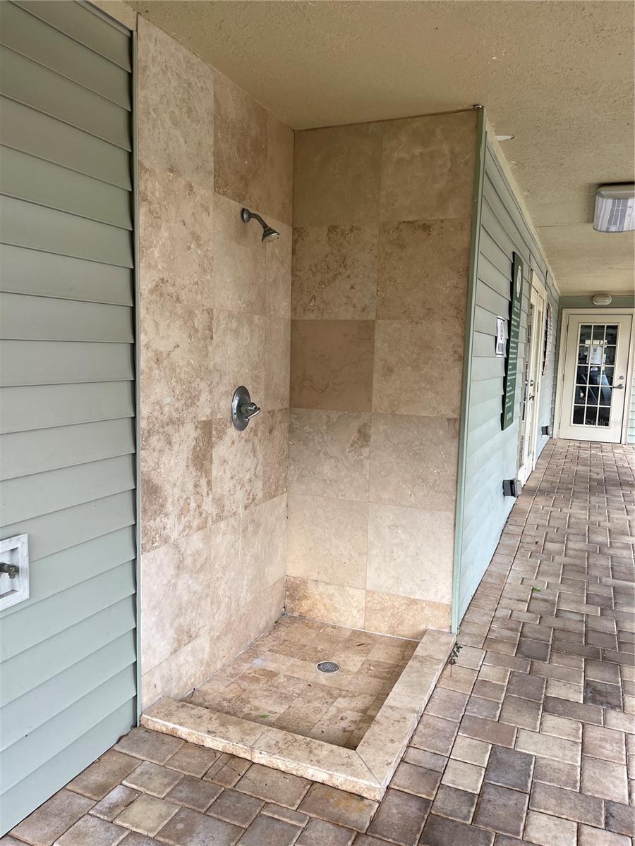 THE HAMPTONS AT BRANDON A CONDO - Residential Lease