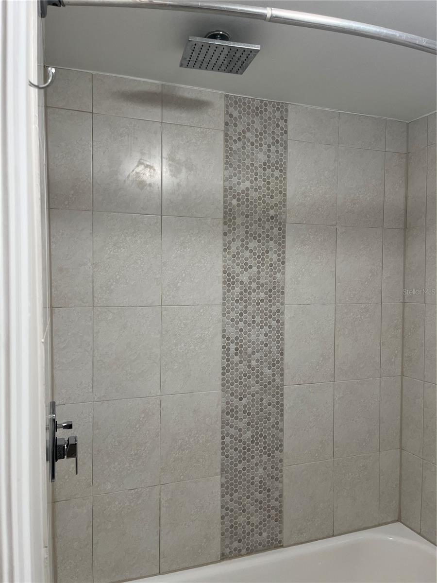 THE HAMPTONS AT BRANDON A CONDO - Residential Lease
