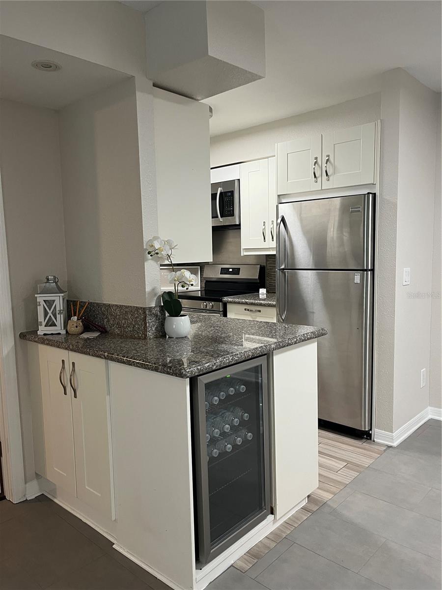 THE HAMPTONS AT BRANDON A CONDO - Residential Lease