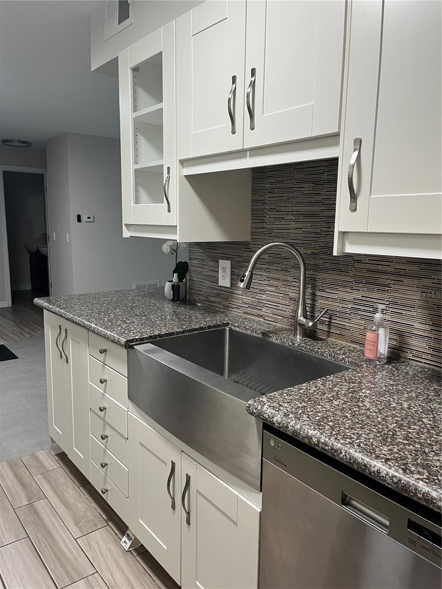 THE HAMPTONS AT BRANDON A CONDO - Residential Lease