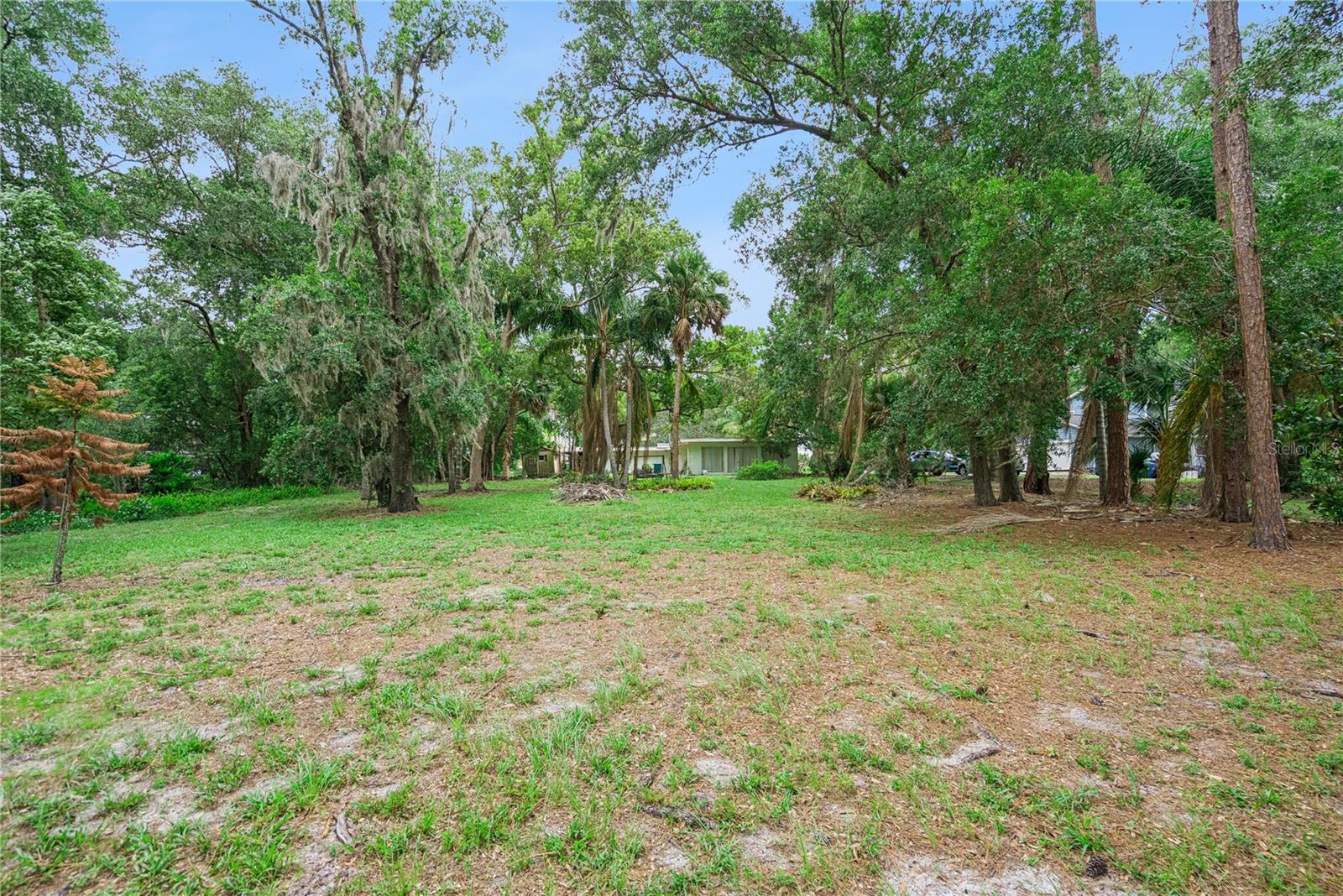 LAKE BINGHAM WOODS EAST - Residential
