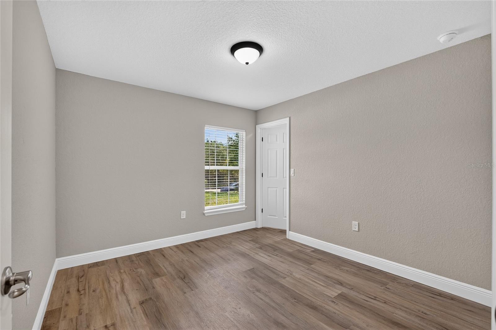 RAINBOW LAKES ESTATE - Residential