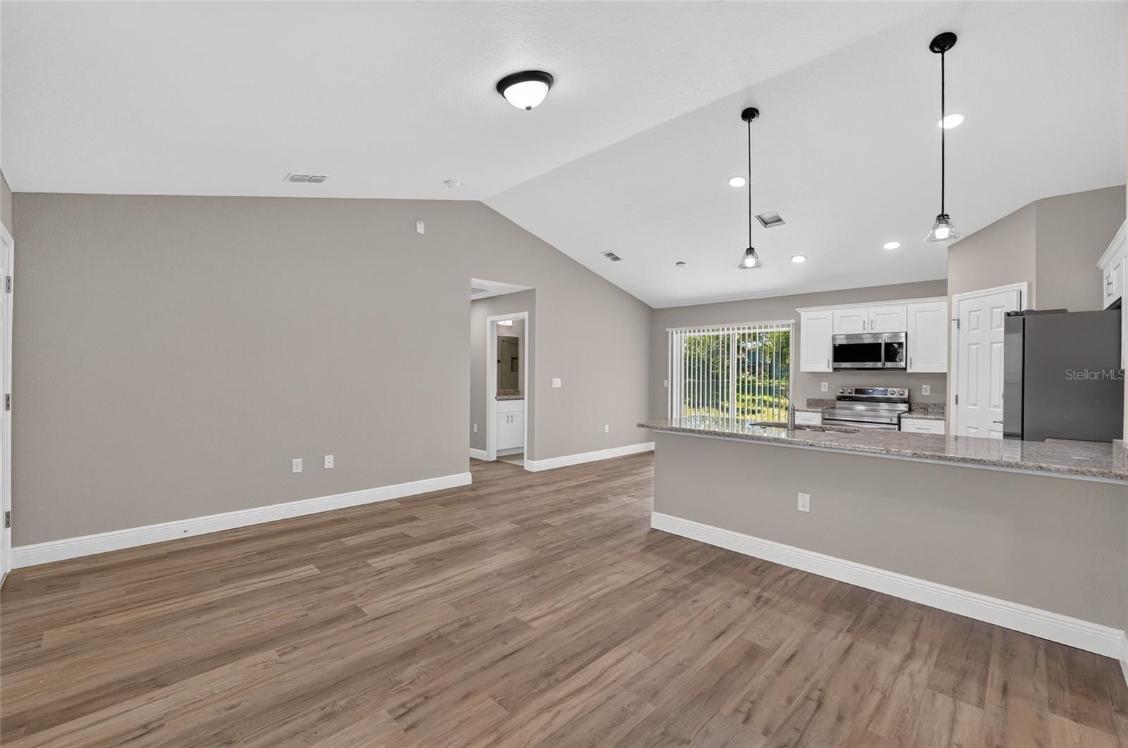 RAINBOW LAKES ESTATE - Residential