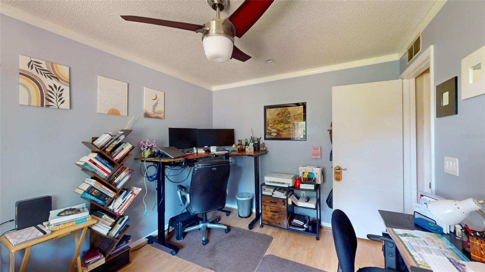 BONNIE BAY UNIT THREE PH TWO - Residential