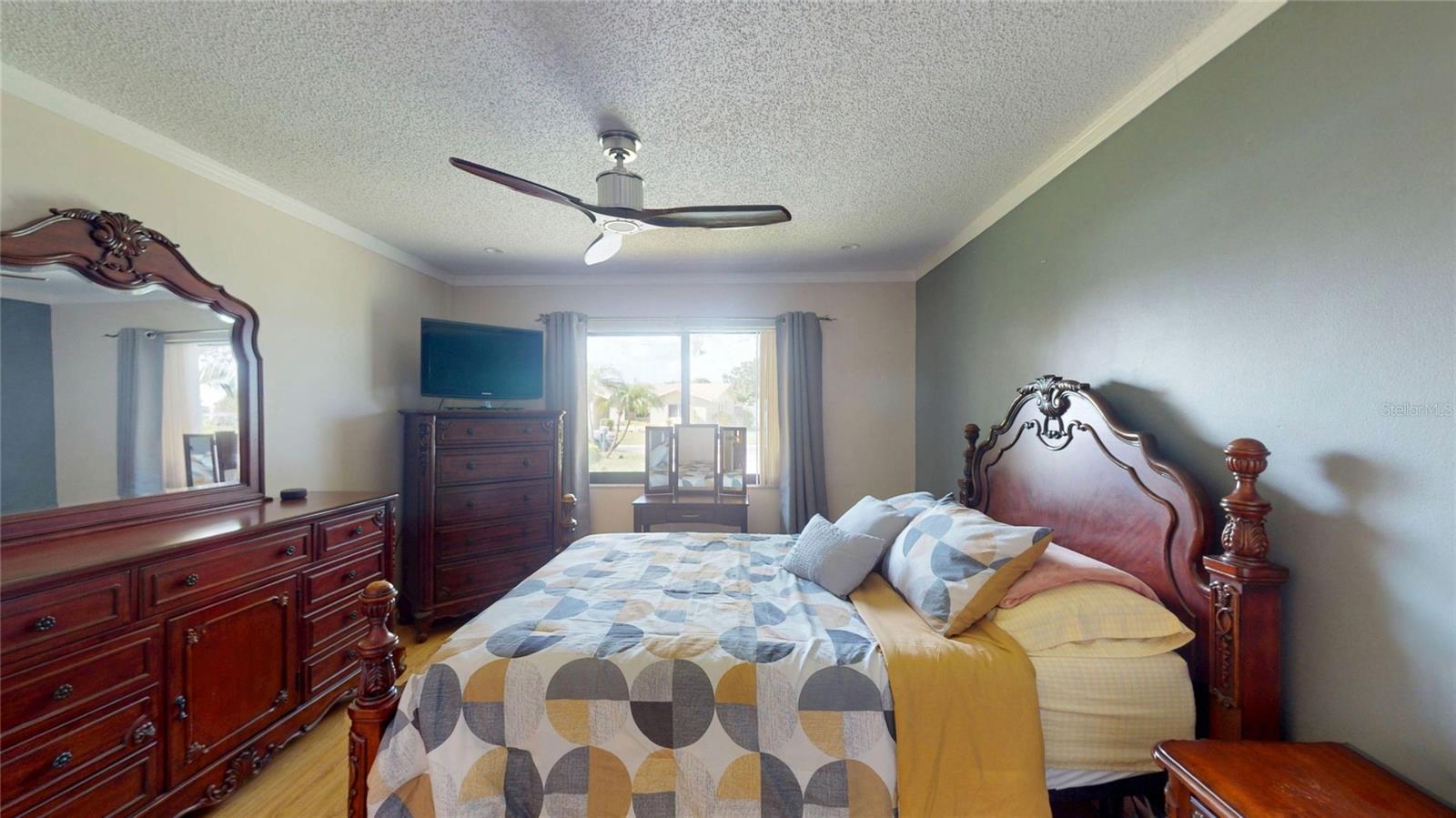 BONNIE BAY UNIT THREE PH TWO - Residential