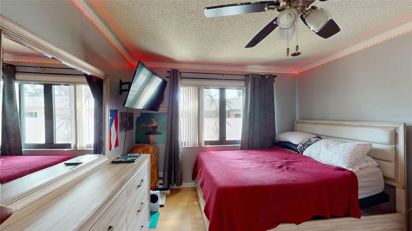 BONNIE BAY UNIT THREE PH TWO - Residential