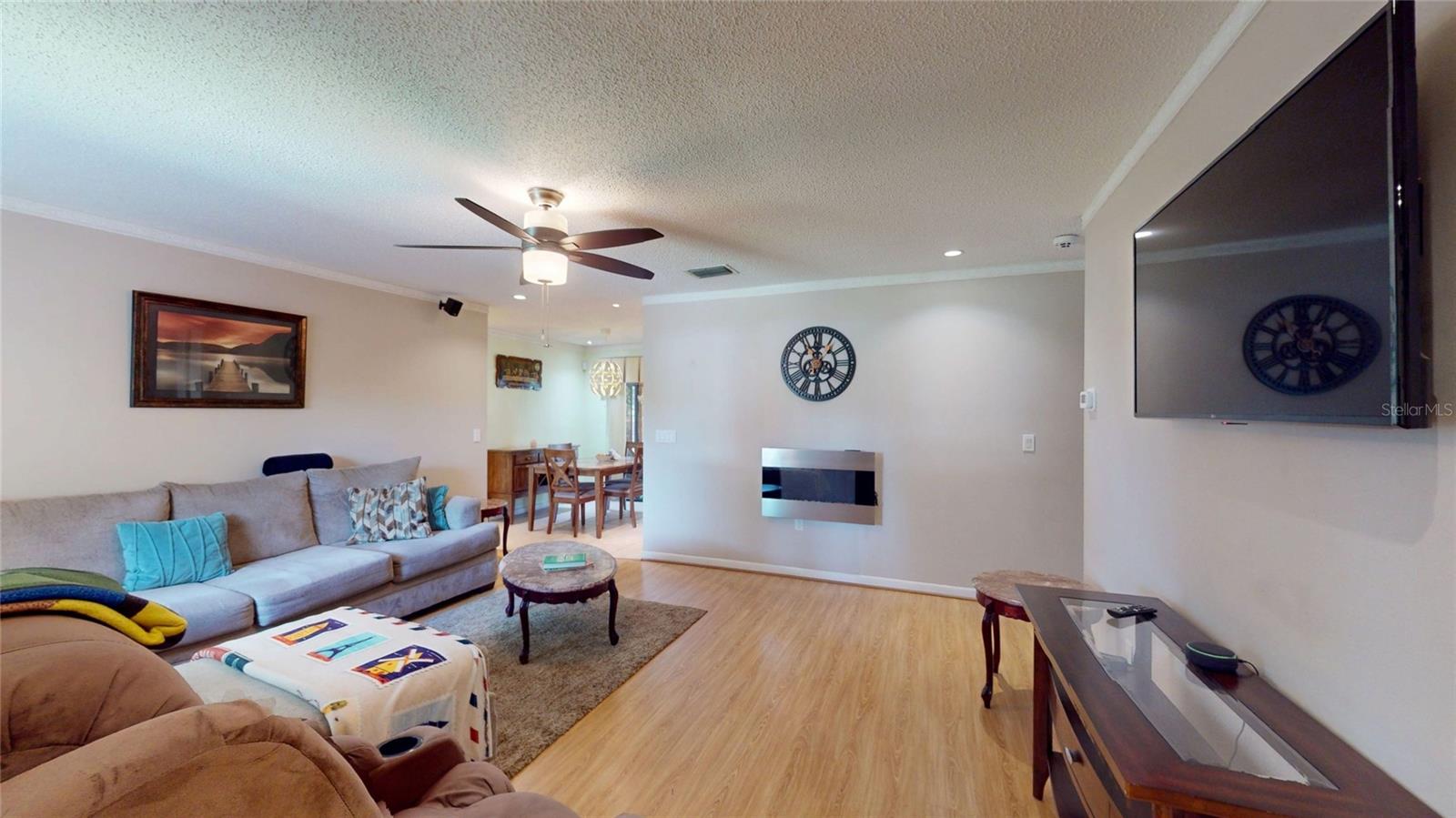 BONNIE BAY UNIT THREE PH TWO - Residential
