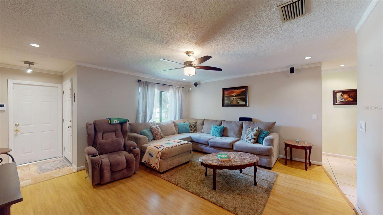 BONNIE BAY UNIT THREE PH TWO - Residential