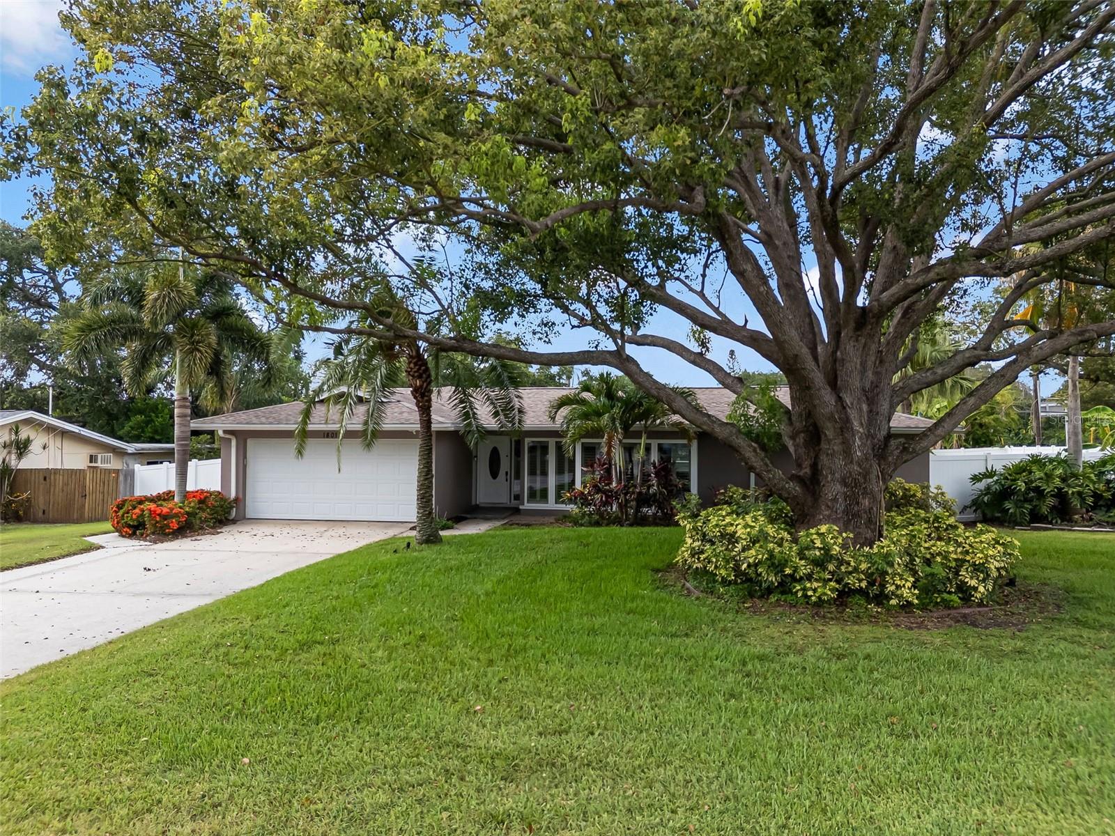 OAK PARK ESTATES - Residential