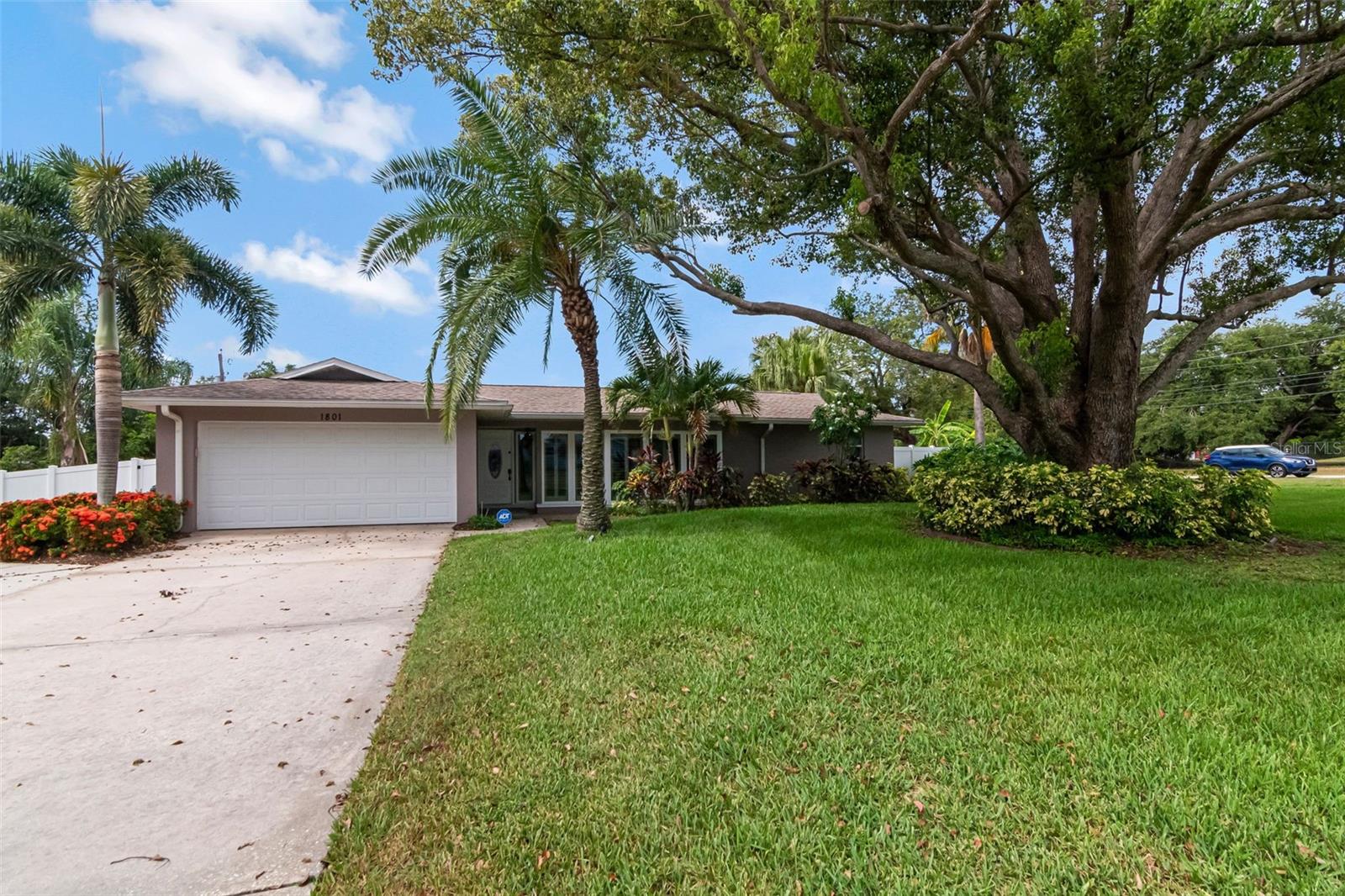OAK PARK ESTATES - Residential