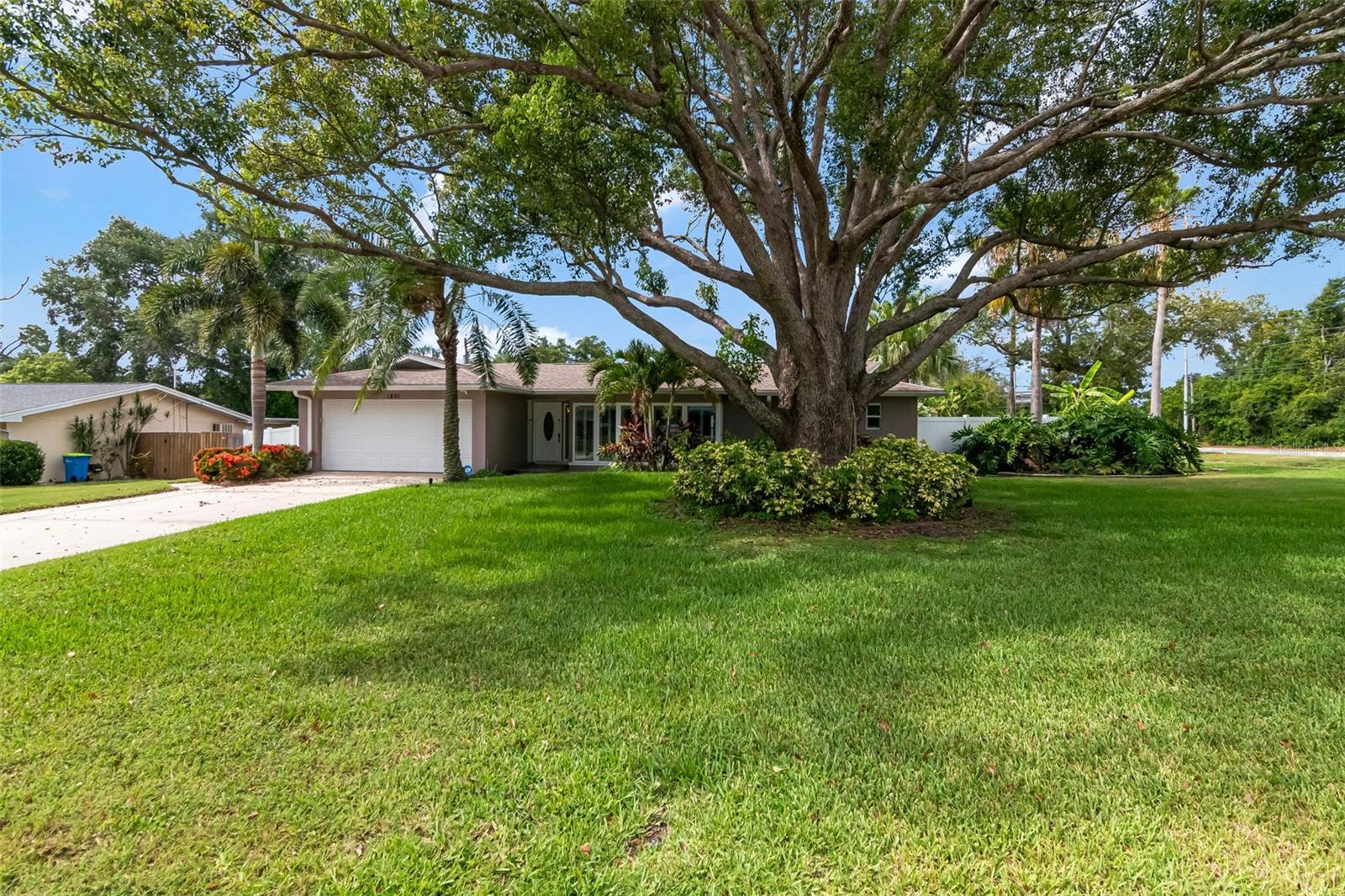 OAK PARK ESTATES - Residential
