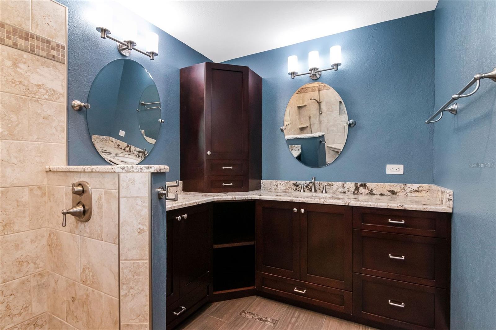 OAK PARK ESTATES - Residential