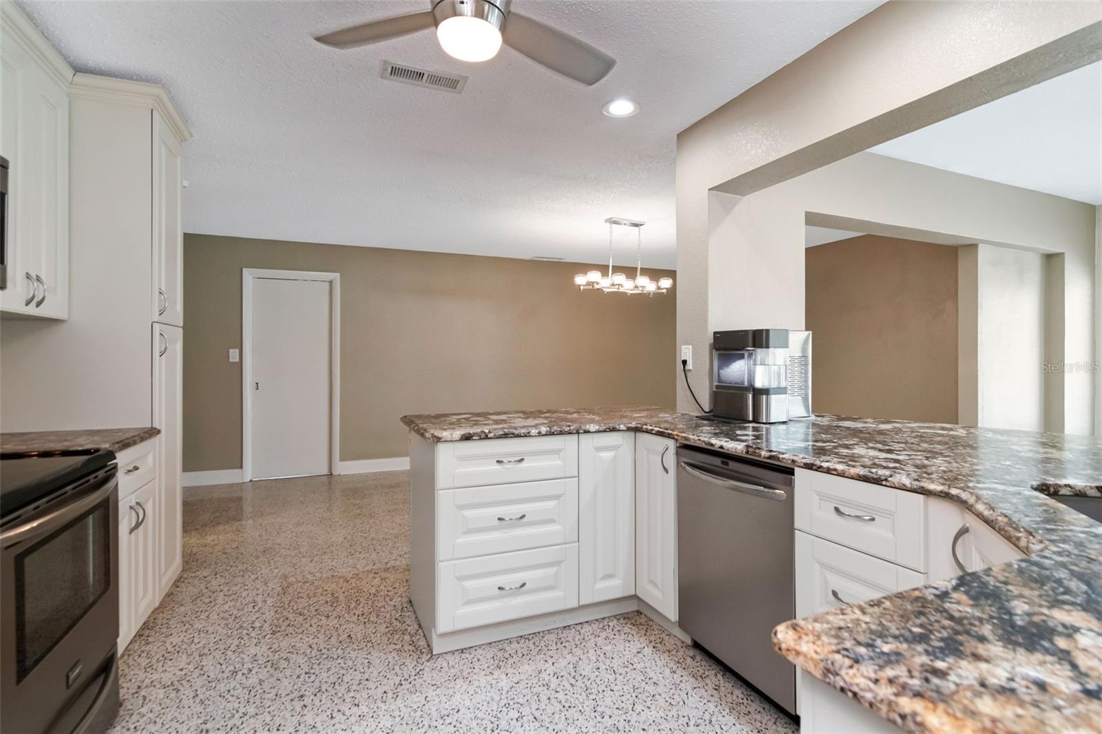 OAK PARK ESTATES - Residential