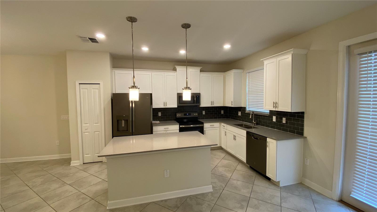 TRAILS/MOSS PARK - Residential Lease