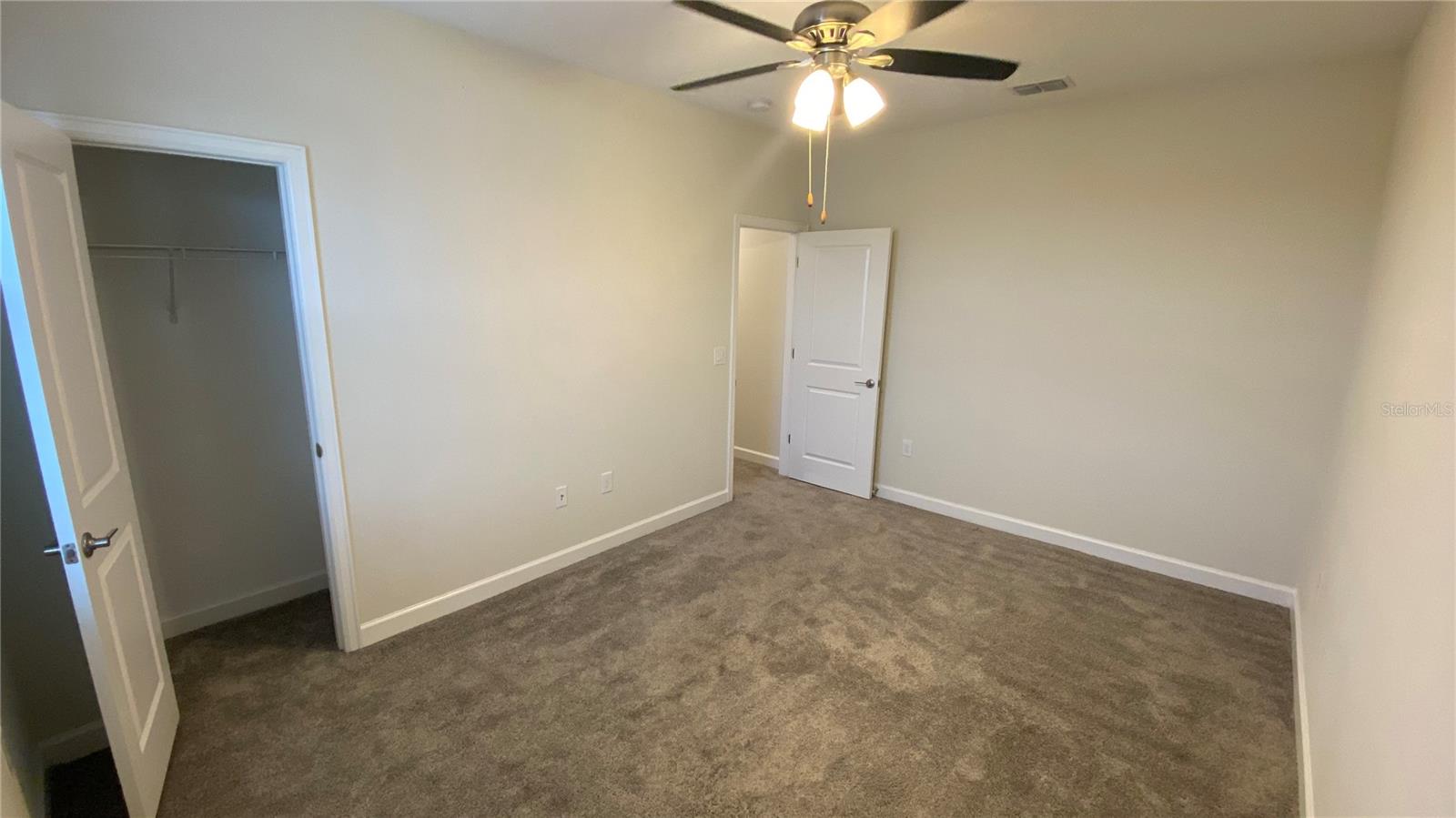 TRAILS/MOSS PARK - Residential Lease