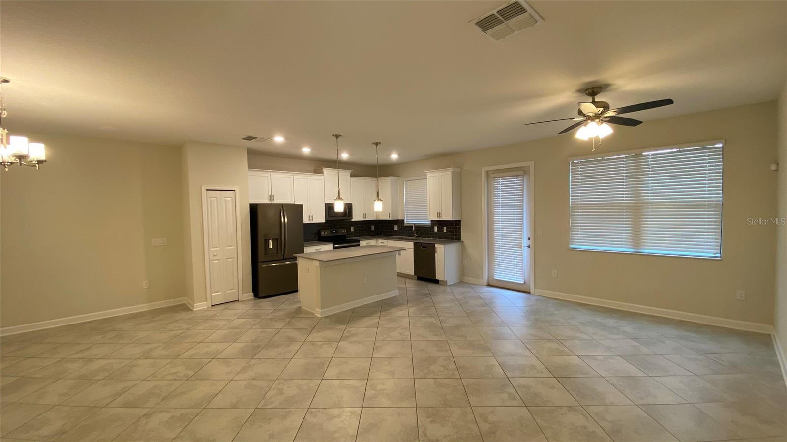 TRAILS/MOSS PARK - Residential Lease