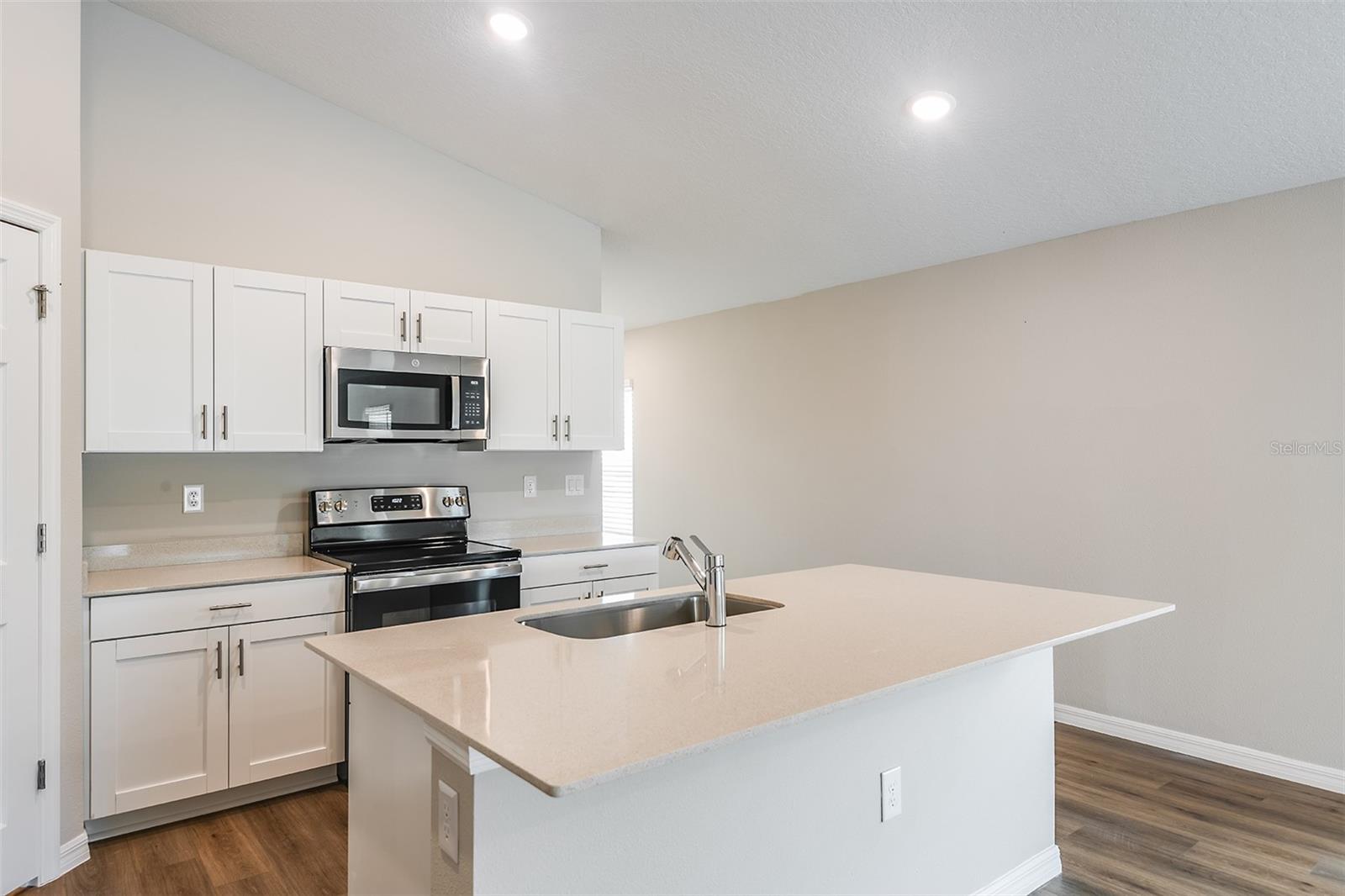 PASADENA WOODS - Residential