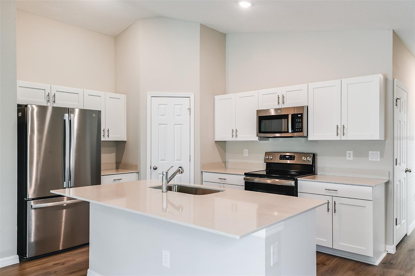 PASADENA WOODS - Residential