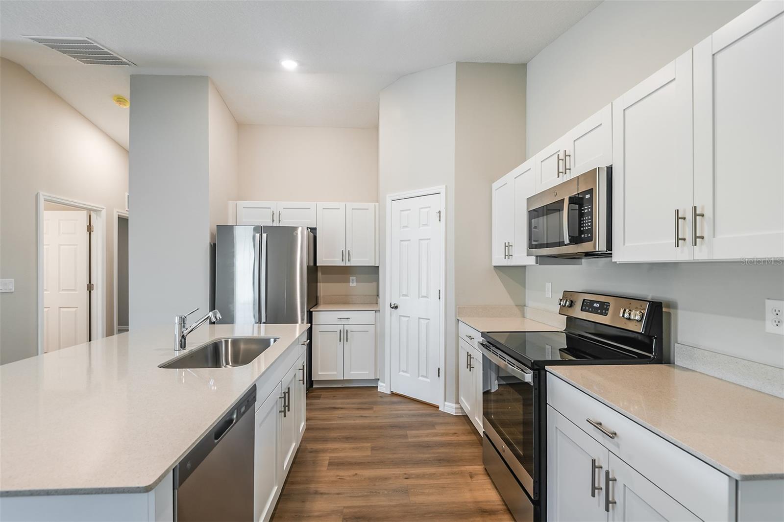 PASADENA WOODS - Residential