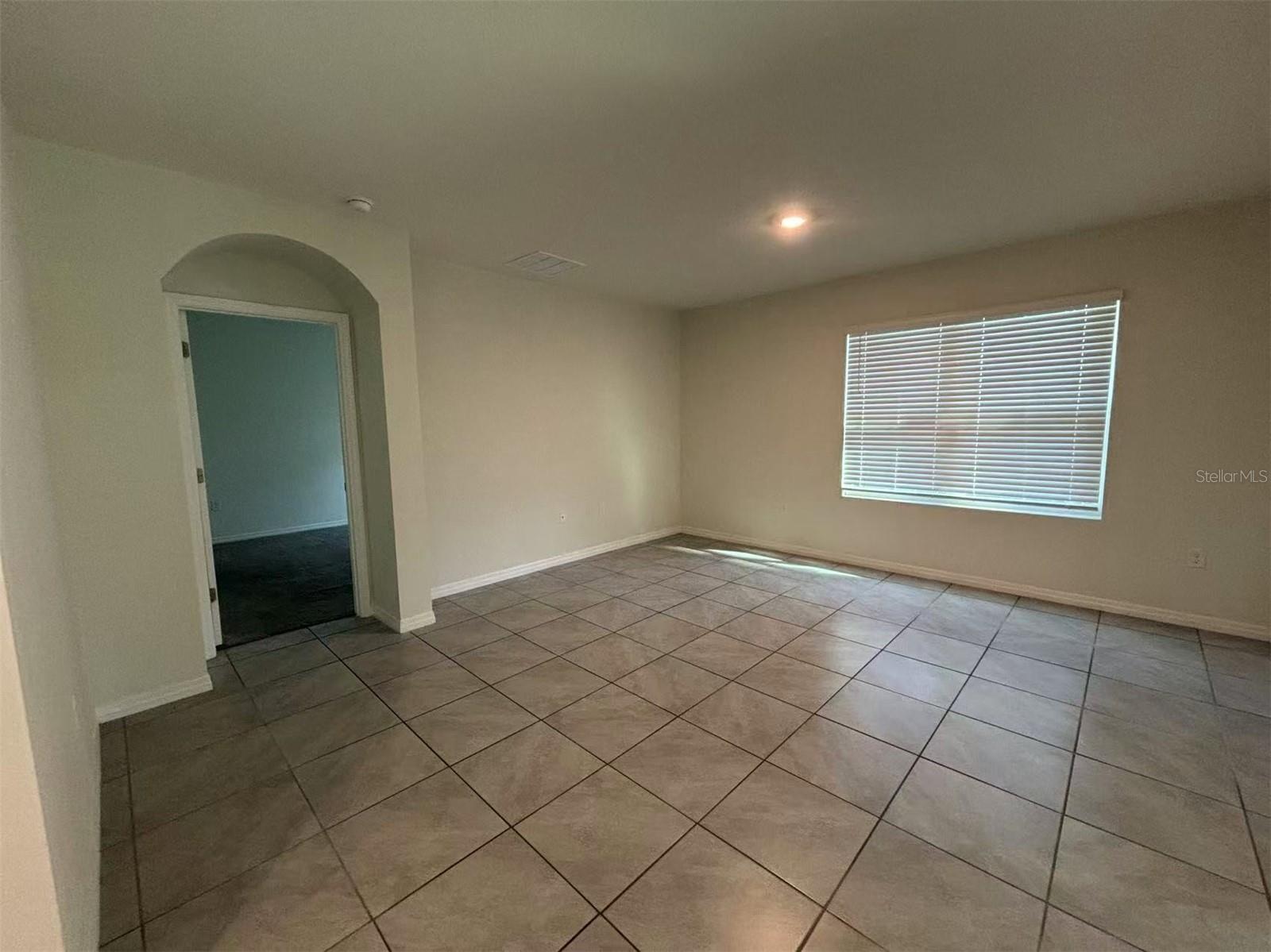 LAKE DIAMOND NORTH - Residential Lease