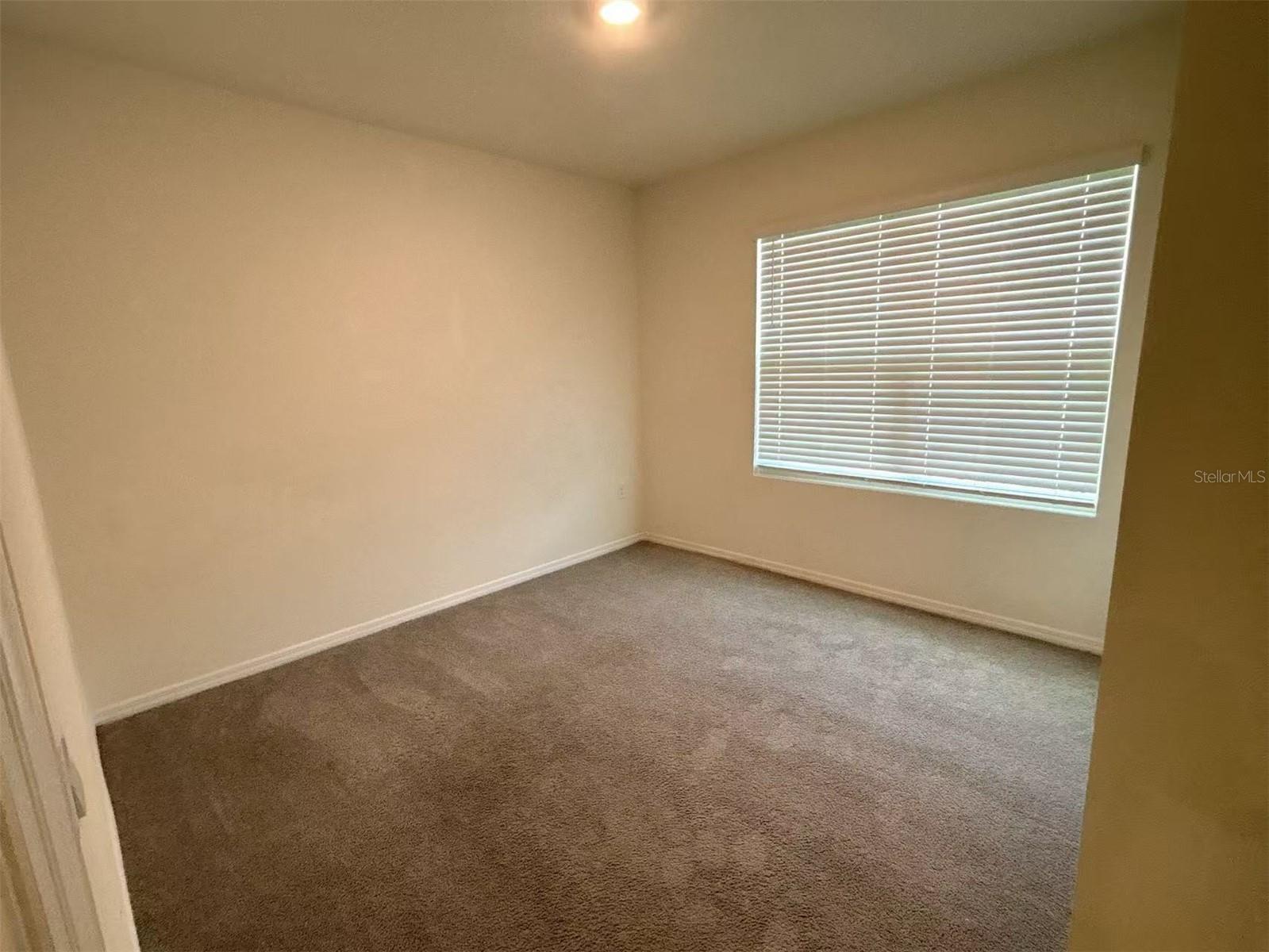 LAKE DIAMOND NORTH - Residential Lease