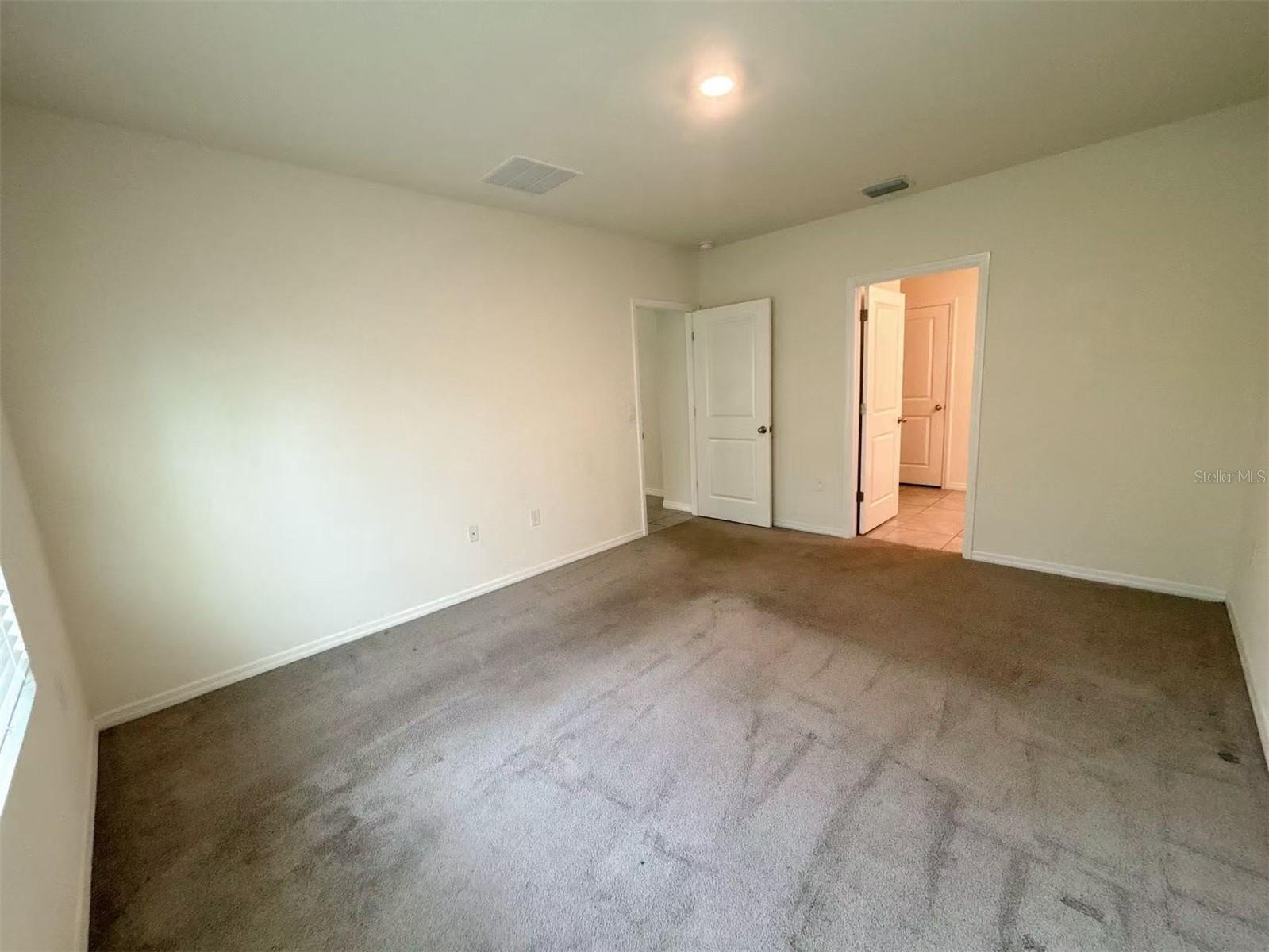 LAKE DIAMOND NORTH - Residential Lease